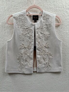 Truth Cream/Tan Faux Leather suede Vest with Floral Embroidery - Size S Nwt
